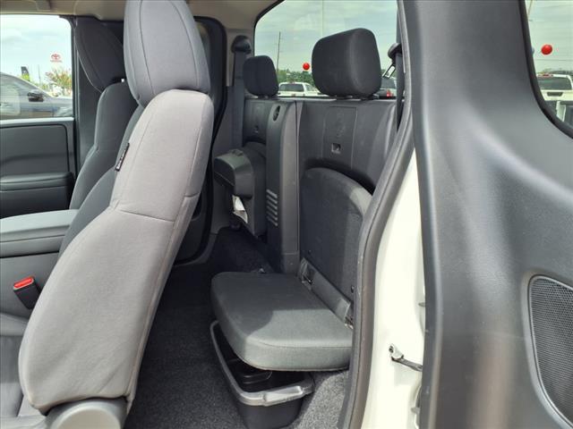Photo of 2024 Glacier White Nissan Frontier