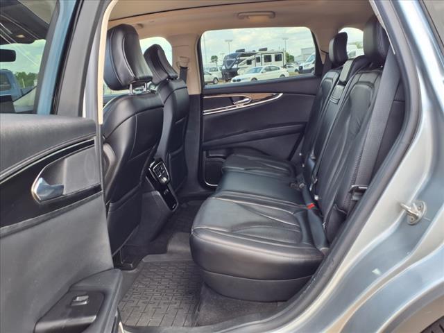 Photo of 2022 Silver Radiance Metallic Clearcoat Lincoln Nautilus
