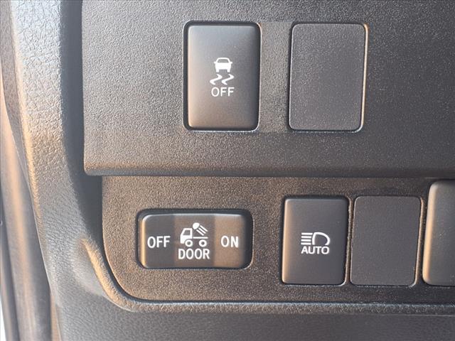 Photo of 2022 White Toyota Tacoma