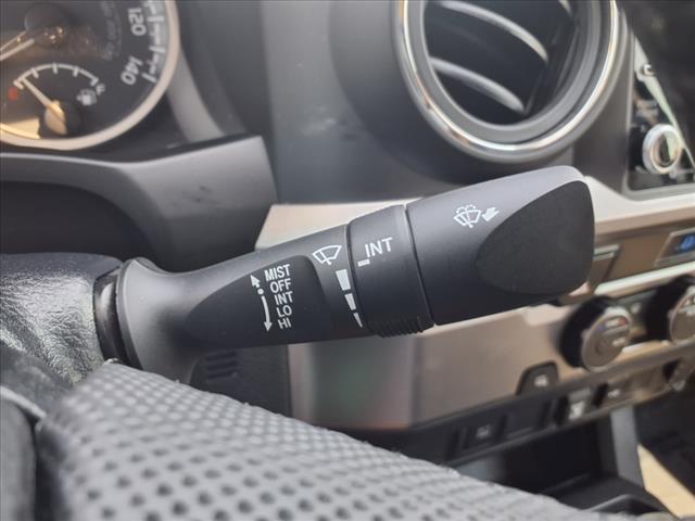 Photo of 2022 White Toyota Tacoma