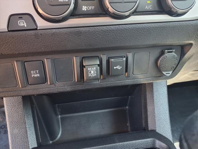 Photo of 2022 White Toyota Tacoma