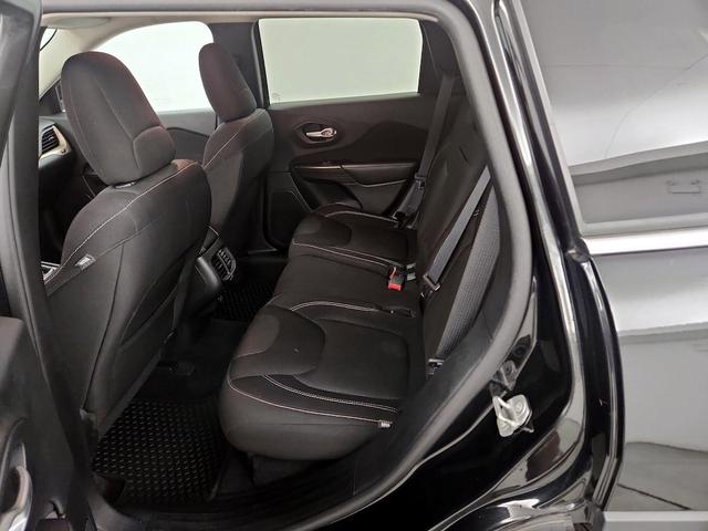 Photo of 2016 Black Jeep Cherokee