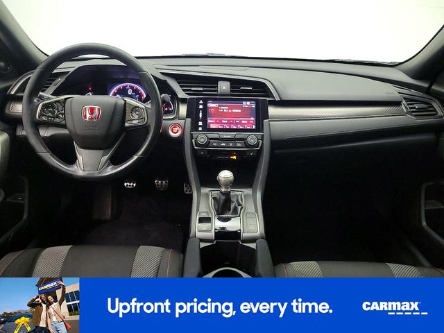 Photo of 2018 White Honda Civic