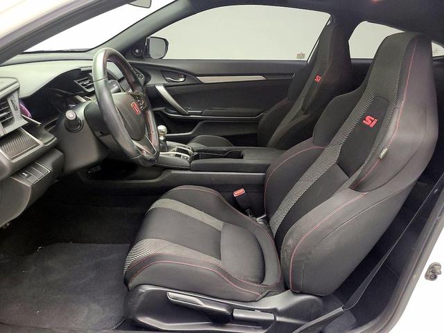 Photo of 2018 White Honda Civic