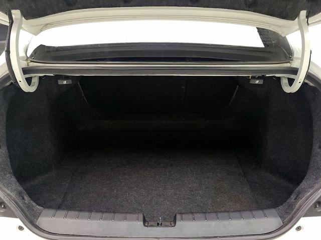 Photo of 2018 White Honda Civic