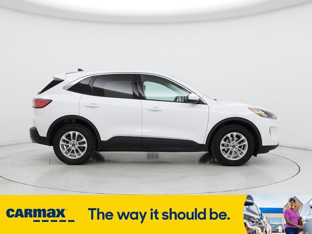 Photo of 2021 White Ford Escape