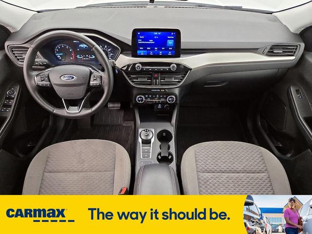Photo of 2021 White Ford Escape