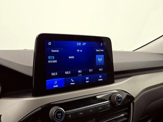 Photo of 2021 White Ford Escape