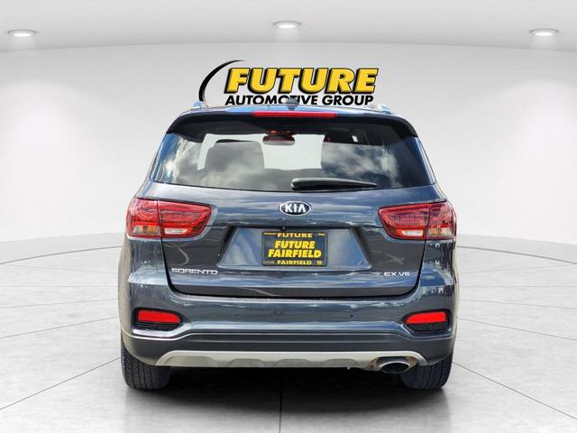 Photo of 2019 Platinum Graphite Kia Sorento