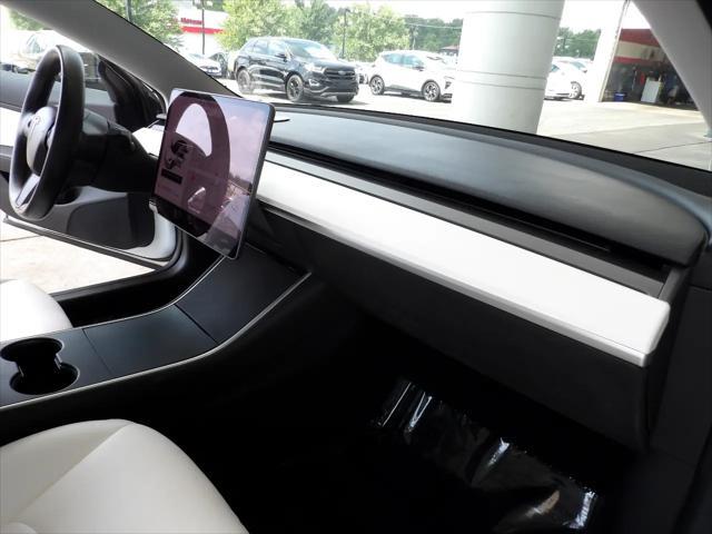 Photo of 2018 Pearl White Multi-Coat Tesla Model 3