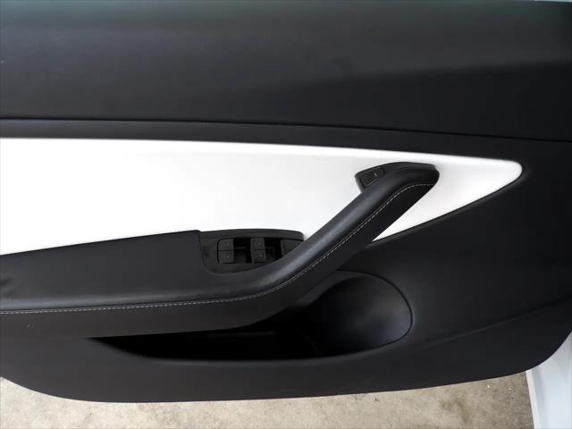 Photo of 2018 Pearl White Multi-Coat Tesla Model 3