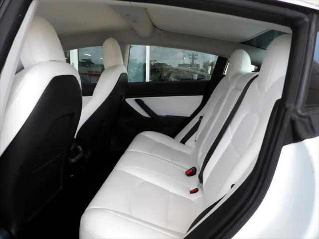 Photo of 2018 Pearl White Multi-Coat Tesla Model 3