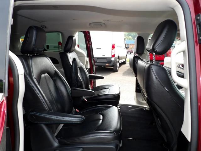 Photo of 2021 Velvet Red Pearlcoat Chrysler Pacifica Hybrid