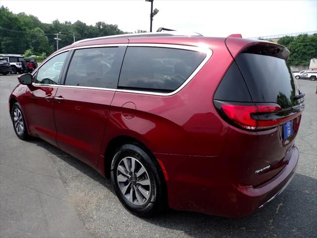 Photo of 2021 Velvet Red Pearlcoat Chrysler Pacifica Hybrid