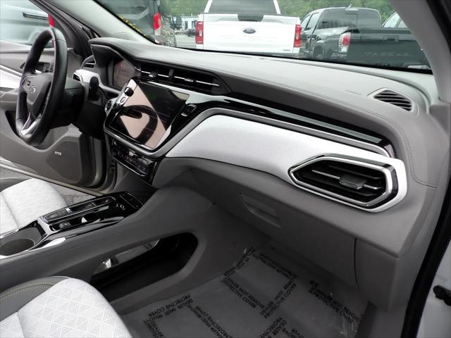 Photo of 2022 Silver Flare Metallic Chevrolet Bolt EUV
