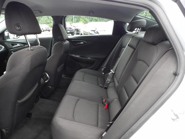 Photo of 2022 Silver Ice Metallic Chevrolet Malibu