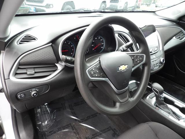 Photo of 2022 Silver Ice Metallic Chevrolet Malibu