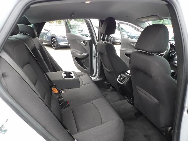 Photo of 2022 Silver Ice Metallic Chevrolet Malibu