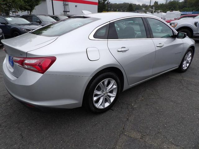 Photo of 2022 Silver Ice Metallic Chevrolet Malibu