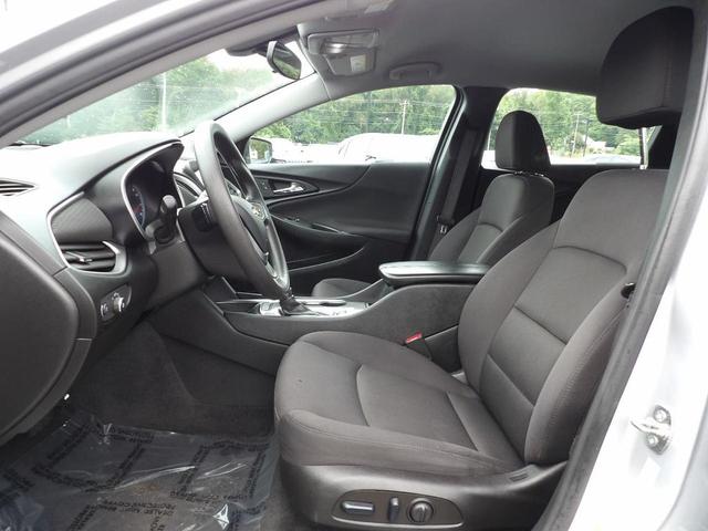 Photo of 2022 Silver Ice Metallic Chevrolet Malibu