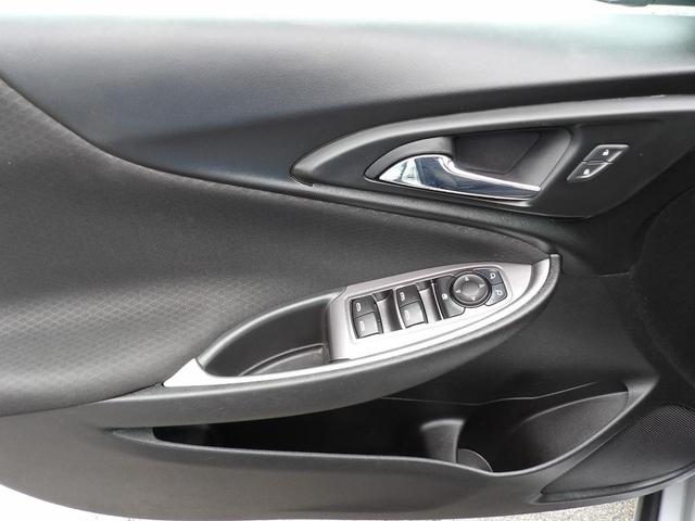 Photo of 2022 Silver Ice Metallic Chevrolet Malibu