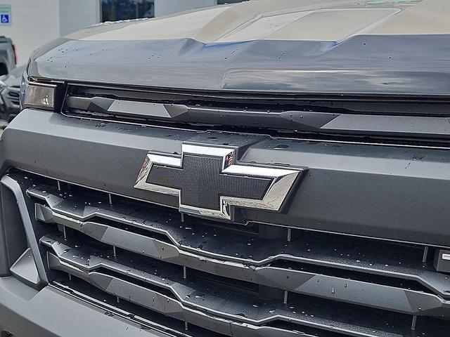 Photo of 2024 Sand Dune Metallic Chevrolet Colorado