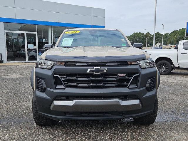Photo of 2024 Sand Dune Metallic Chevrolet Colorado