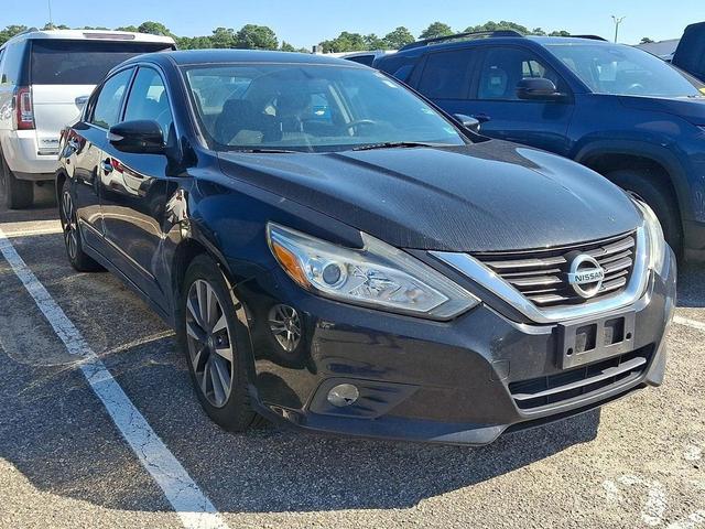 Photo of 2016 Super Black Nissan Altima