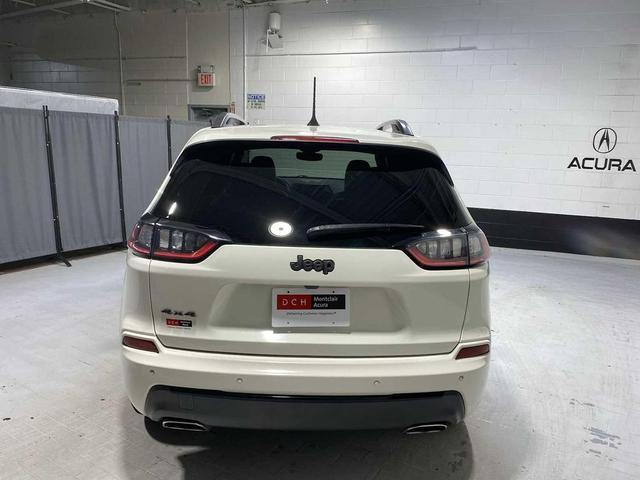 Photo of 2019 Pearl White Pearlcoat Jeep Cherokee