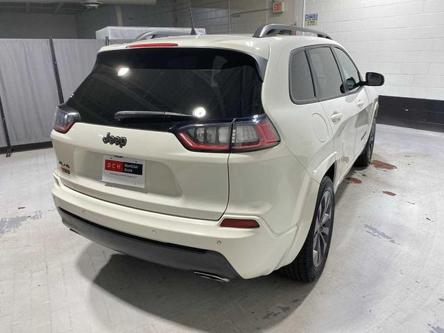 Photo of 2019 Pearl White Pearlcoat Jeep Cherokee