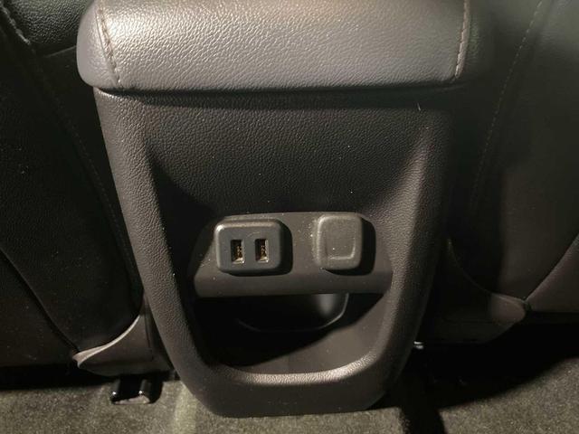 Photo of 2018 Summit White Chevrolet Colorado
