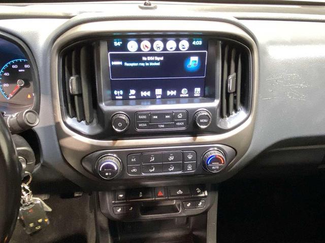 Photo of 2018 Summit White Chevrolet Colorado