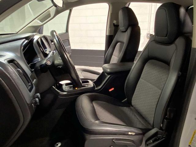 Photo of 2018 Summit White Chevrolet Colorado