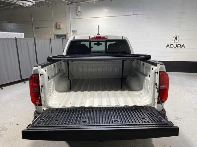 Photo of 2018 Summit White Chevrolet Colorado
