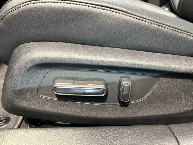 Photo of 2025 Platinum White Pearl Acura Integra