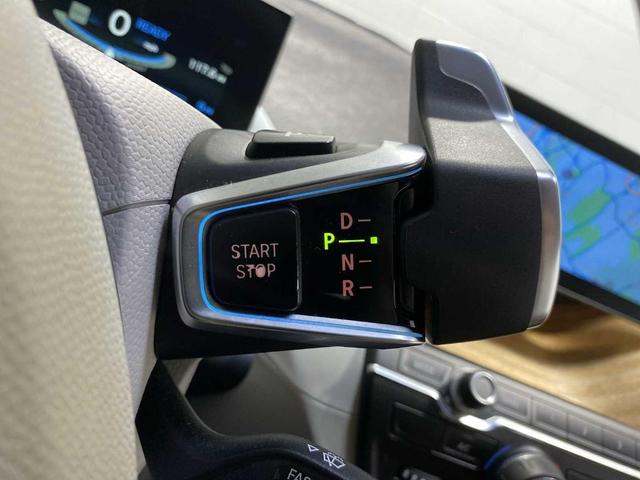 Photo of 2014 White BMW i3