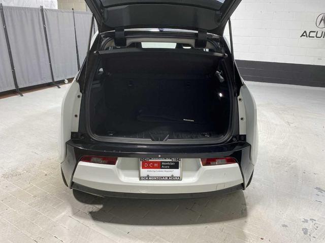 Photo of 2014 White BMW i3