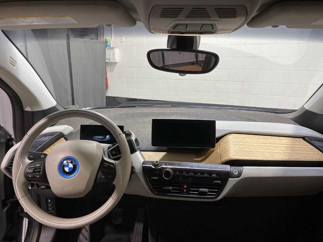 Photo of 2014 White BMW i3