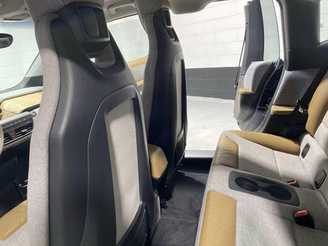 Photo of 2014 White BMW i3