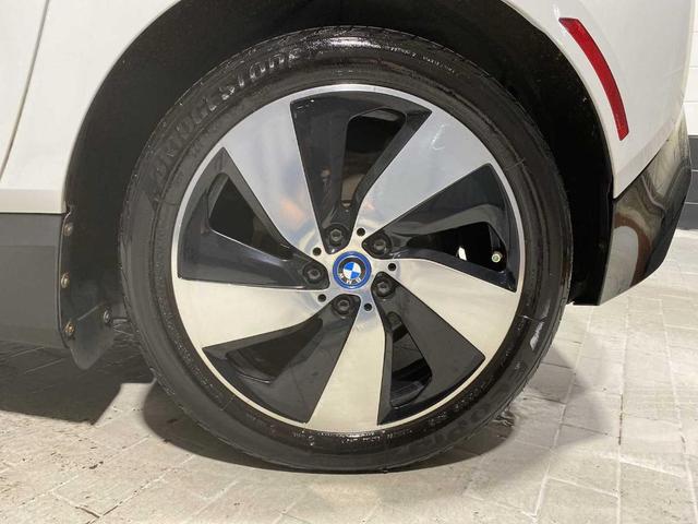 Photo of 2014 White BMW i3