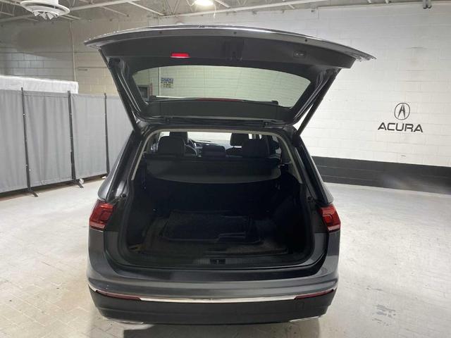 Photo of 2018 Platinum Gray Metallic Volkswagen Tiguan
