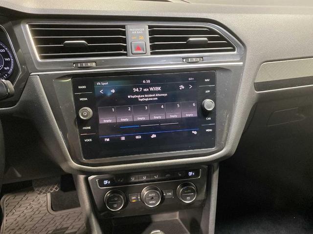 Photo of 2018 Platinum Gray Metallic Volkswagen Tiguan