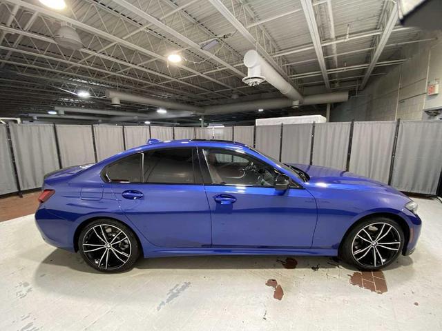 Photo of 2022 Portimao Blue Metallic BMW 330
