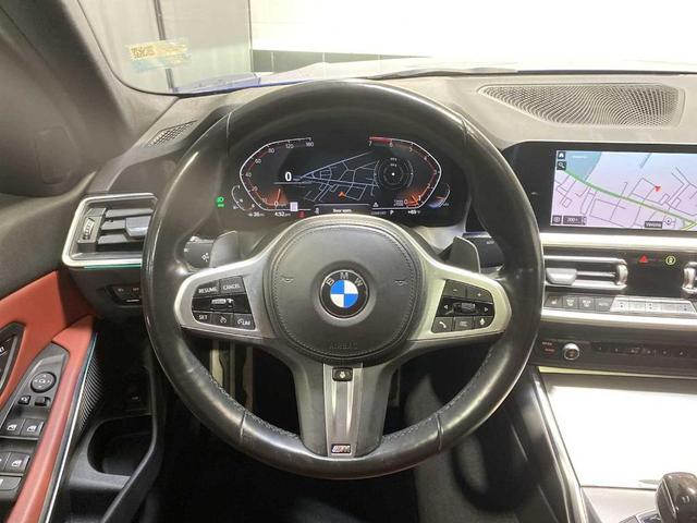 Photo of 2022 Portimao Blue Metallic BMW 330