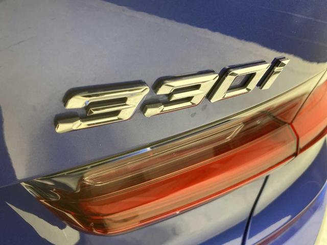 Photo of 2022 Portimao Blue Metallic BMW 330