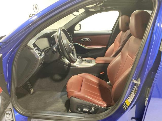 Photo of 2022 Portimao Blue Metallic BMW 330