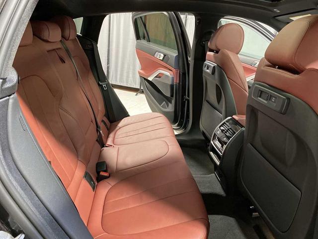 Photo of 2022 Dark Graphite Metallic BMW X6