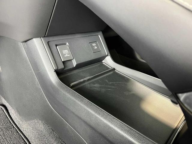 Photo of 2025 Platinum White Pearl Acura RDX