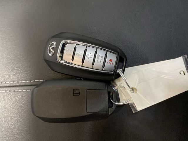 Photo of 2022 Warm Titanium INFINITI QX60
