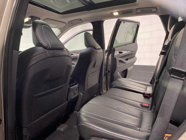 Photo of 2022 Warm Titanium INFINITI QX60